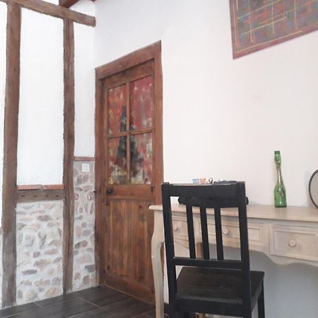 Chambre Double Vallon-en-Sully Εξωτερικό φωτογραφία