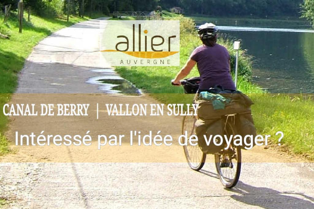 Chambre Double Vallon-en-Sully Εξωτερικό φωτογραφία