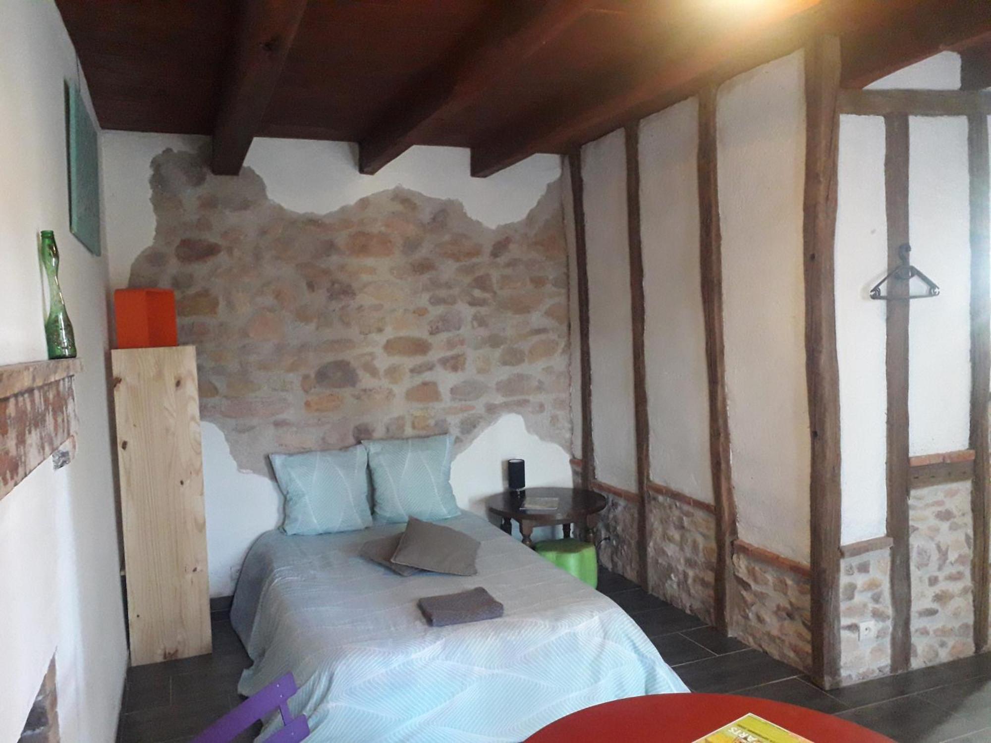 Chambre Double Vallon-en-Sully Εξωτερικό φωτογραφία